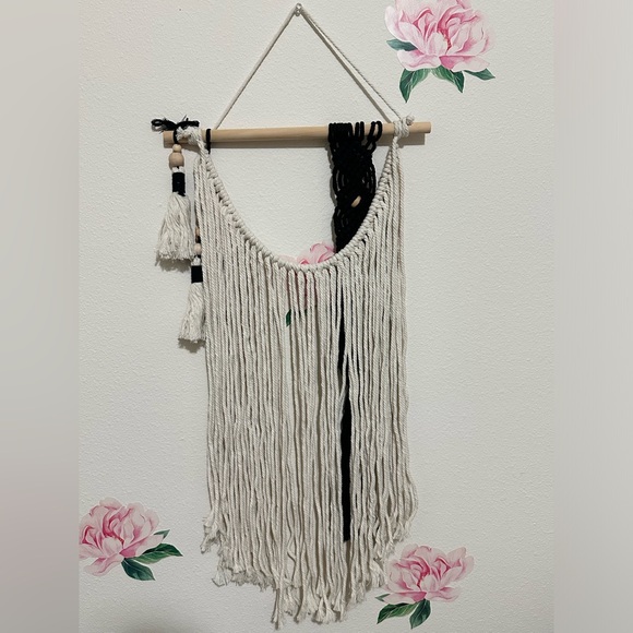 Macrame Woven Wall Hanging Bohemian Wall Decor - Picture 3 of 3